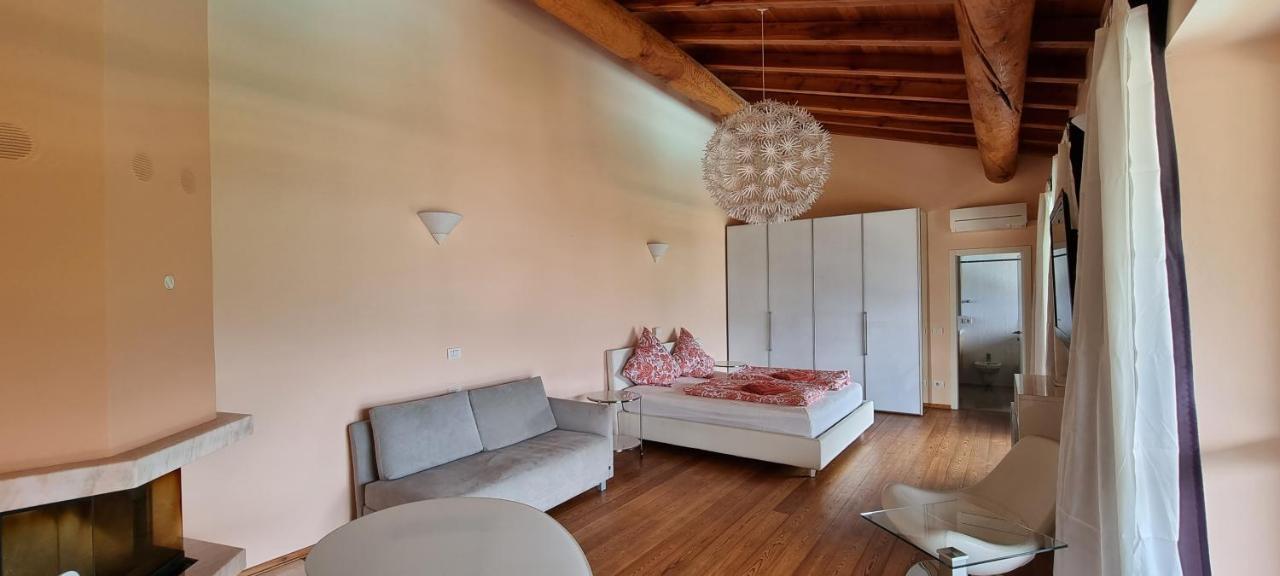 Casa Romantica Colico Zewnętrze zdjęcie